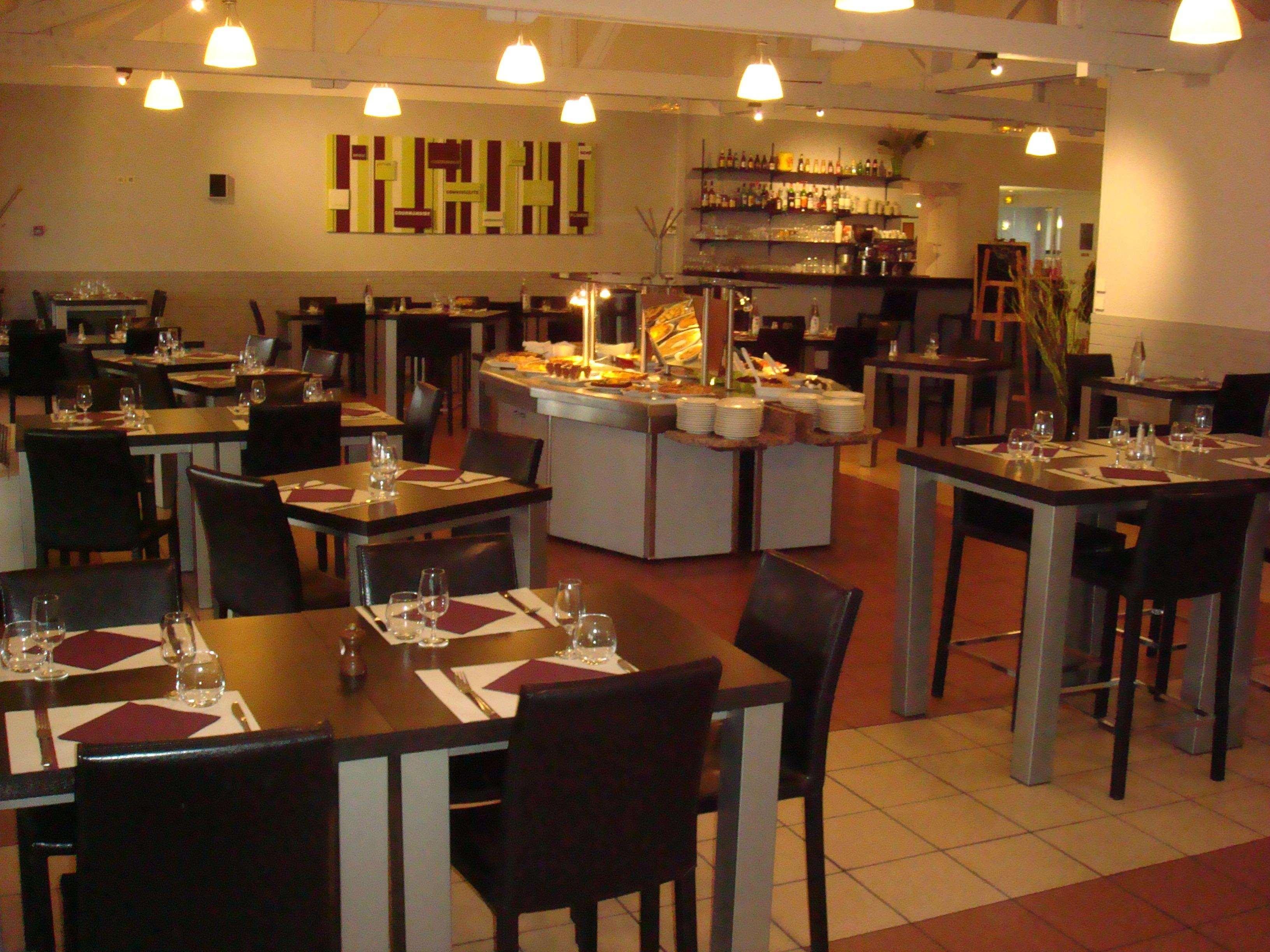 Kyriad Lille Est - Villeneuve D'Ascq Restaurang bild
