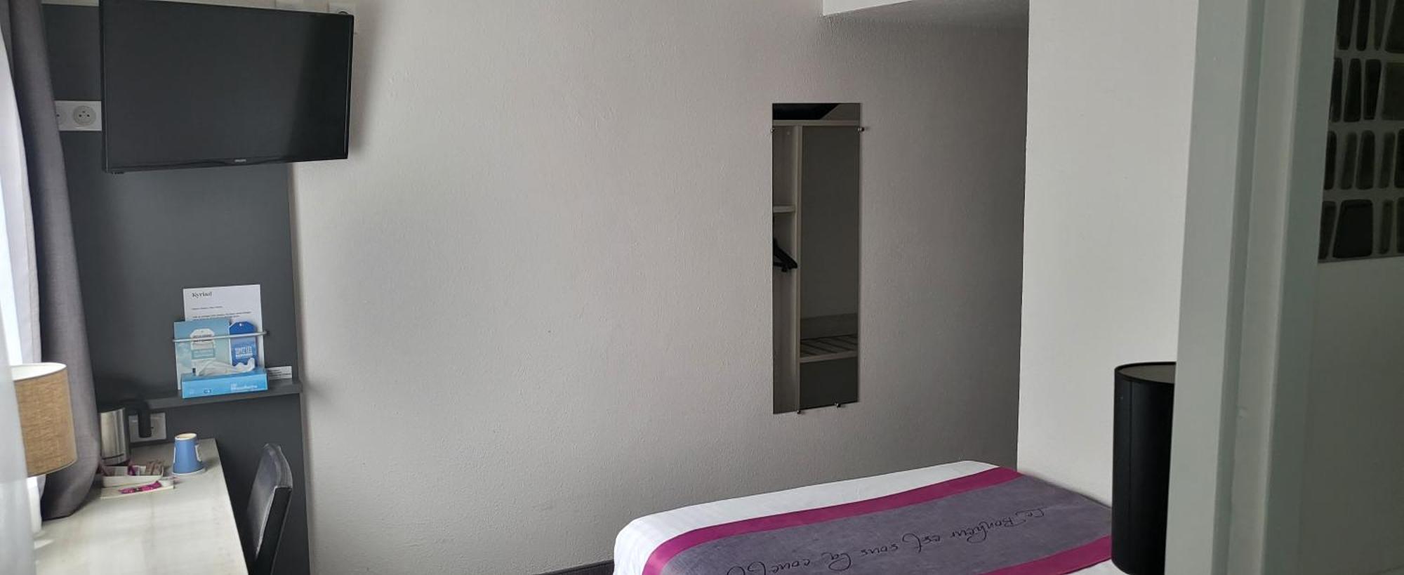 Kyriad Lille Est - Villeneuve D'Ascq Exteriör bild